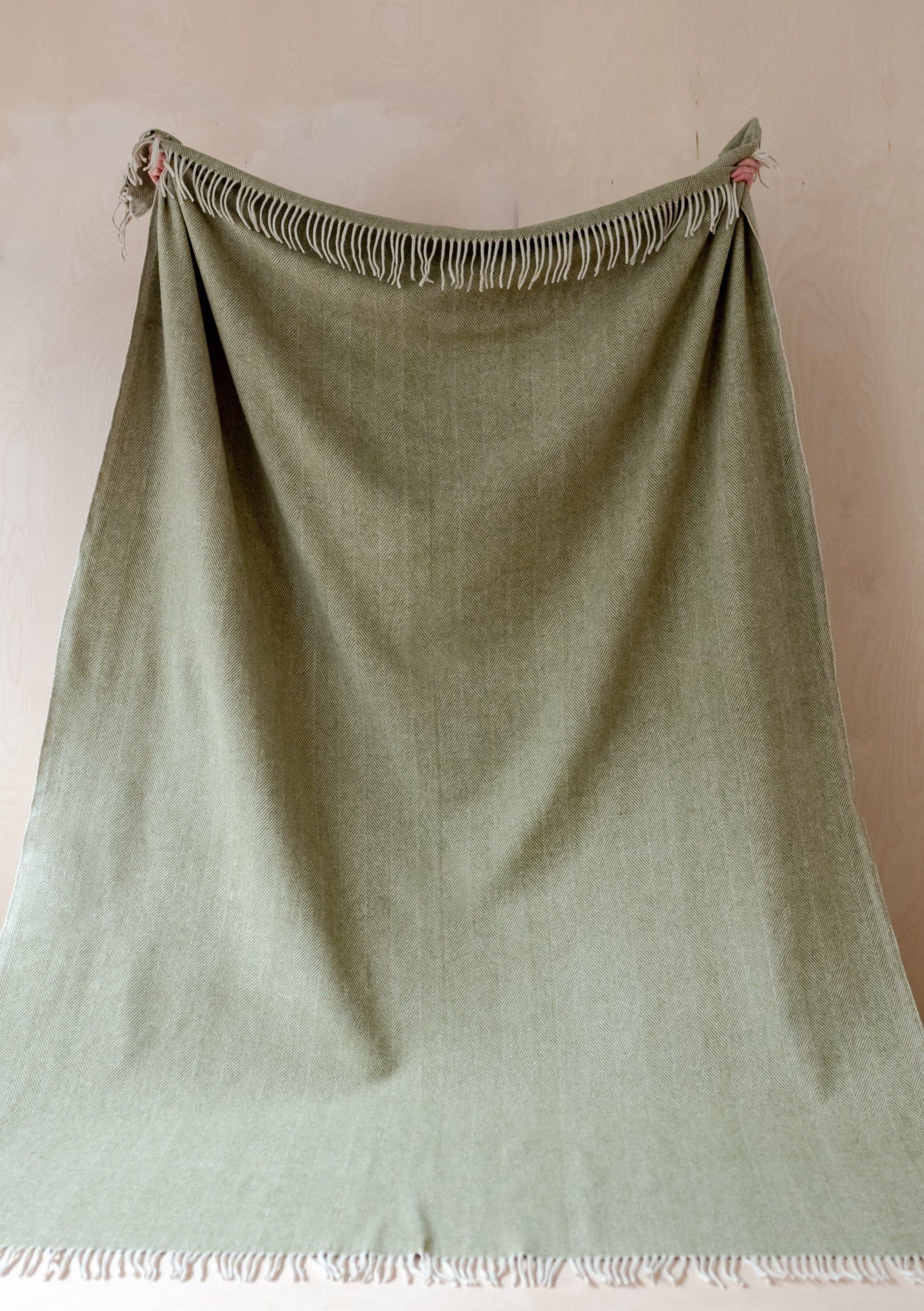 Recycled Wool Extra Large Blanket in Olive Herringbone – TBCo