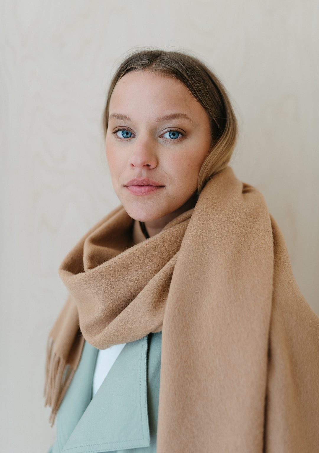 Lambswool Oversized Scarf in Camel