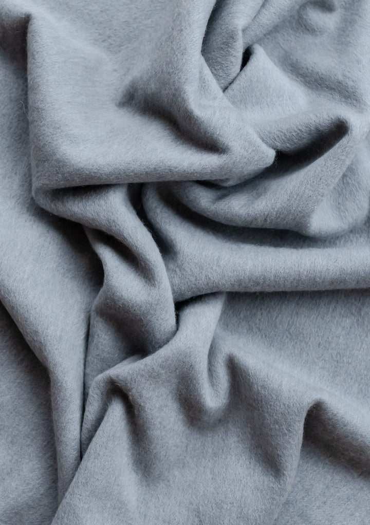 Écharpe couverture en cachemire en mélange gris clair