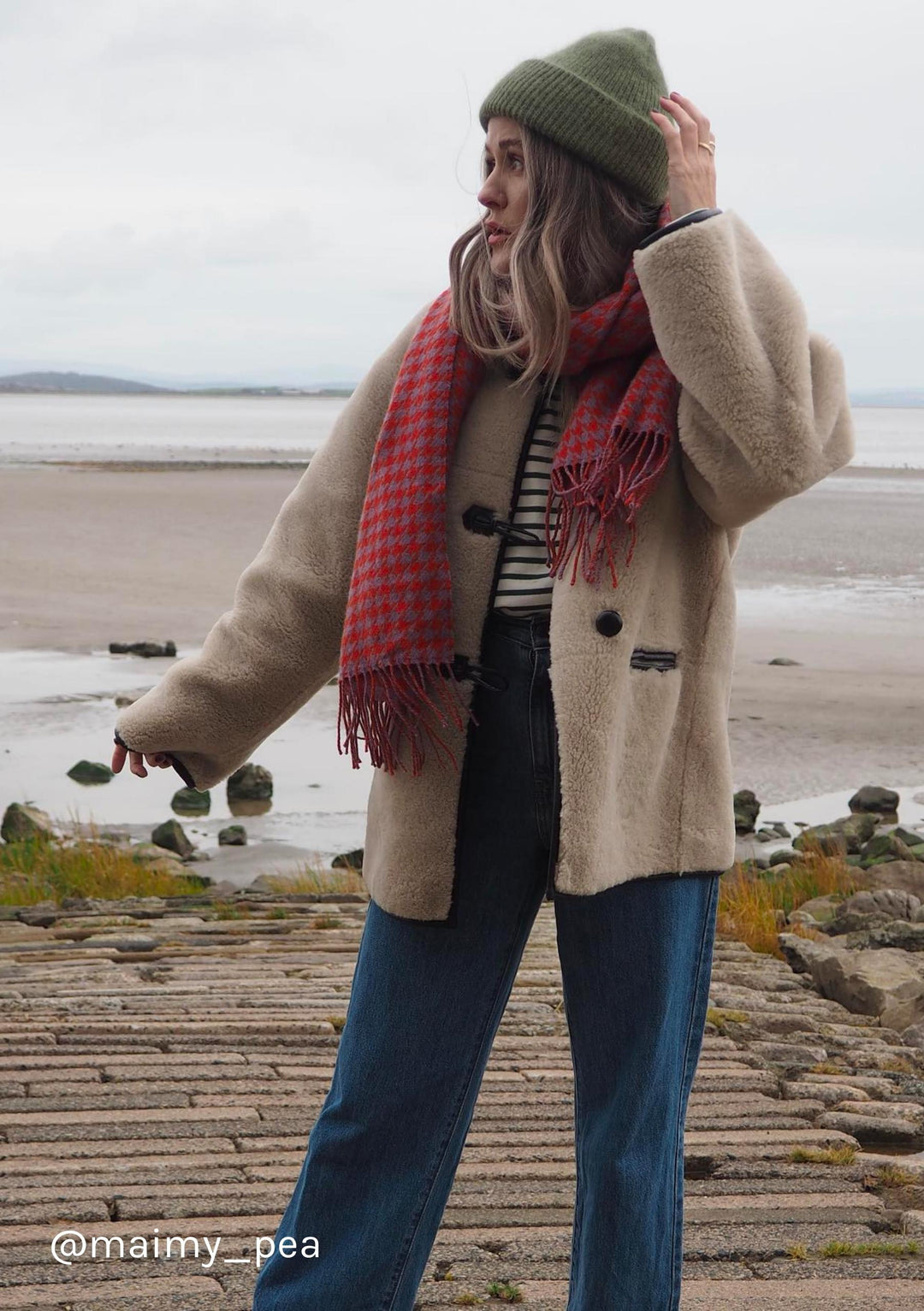 Lambswool Oversized Scarf in Red Houndstooth