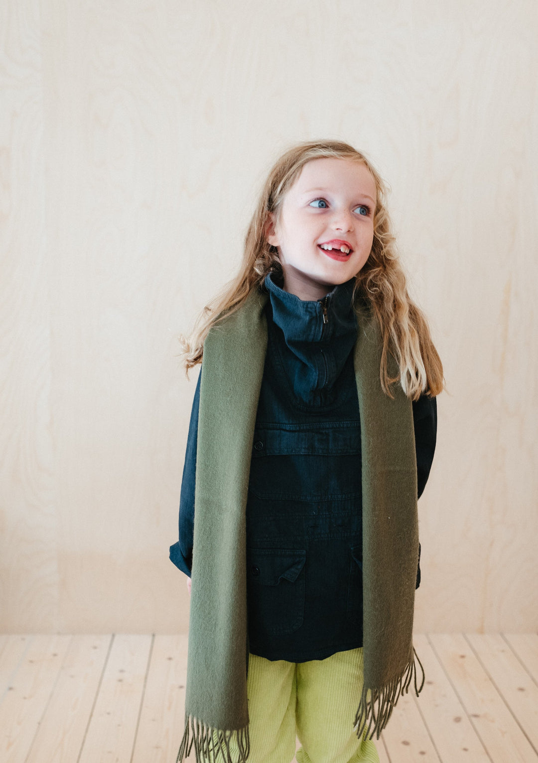 Lambswool Kids Scarf in Olive
