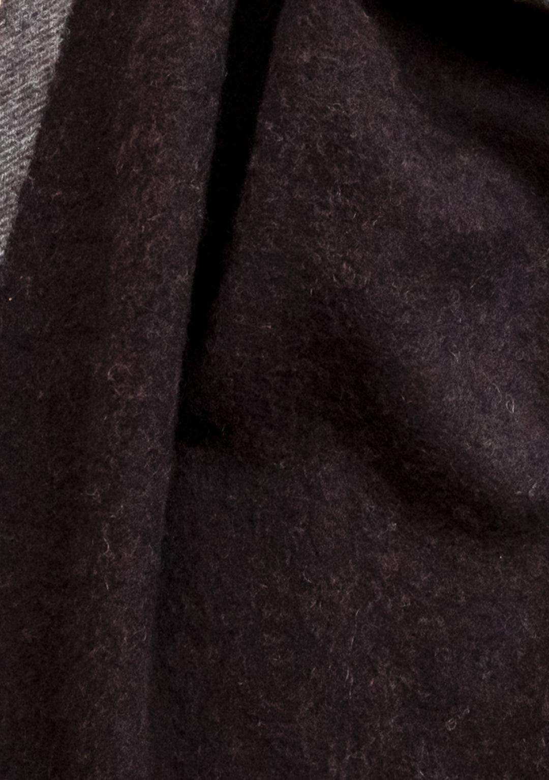 Cashmere & Merino Scarf in Charcoal Contrast Edge