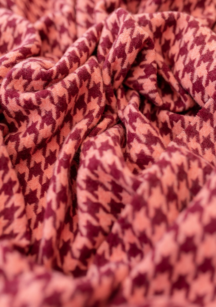 Lambswool Scarf in Berry Houndstooth
