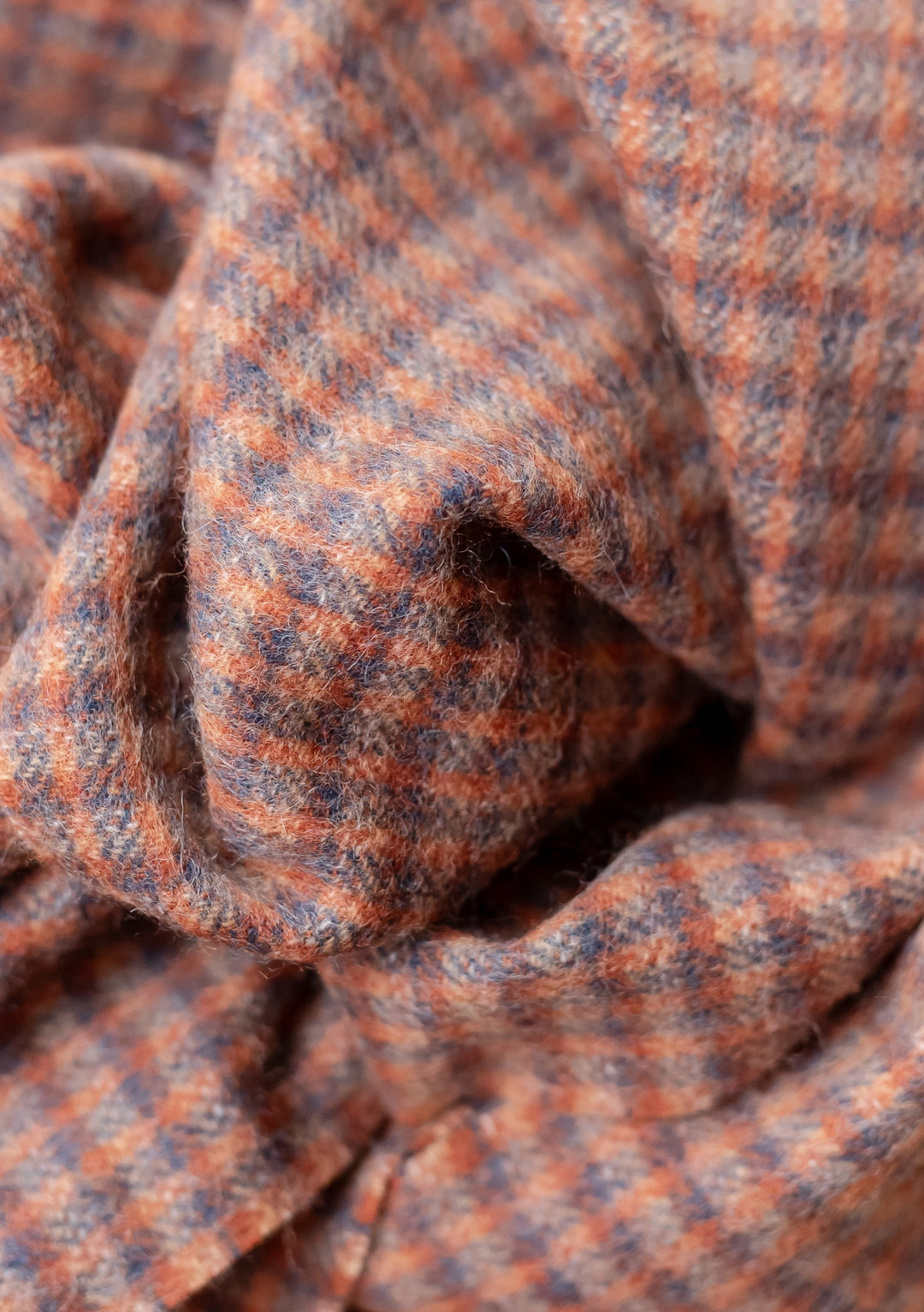 Men's Lambswool Scarf in Coffee Textured Check