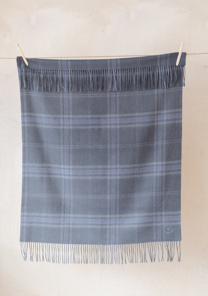 Couverture pour bébé en laine d'agneau en tartan gris Persevere Flint