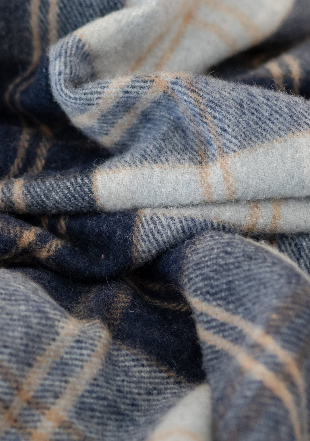 Recycled Wool Picnic Blanket in Bannockbane Silver Tartan