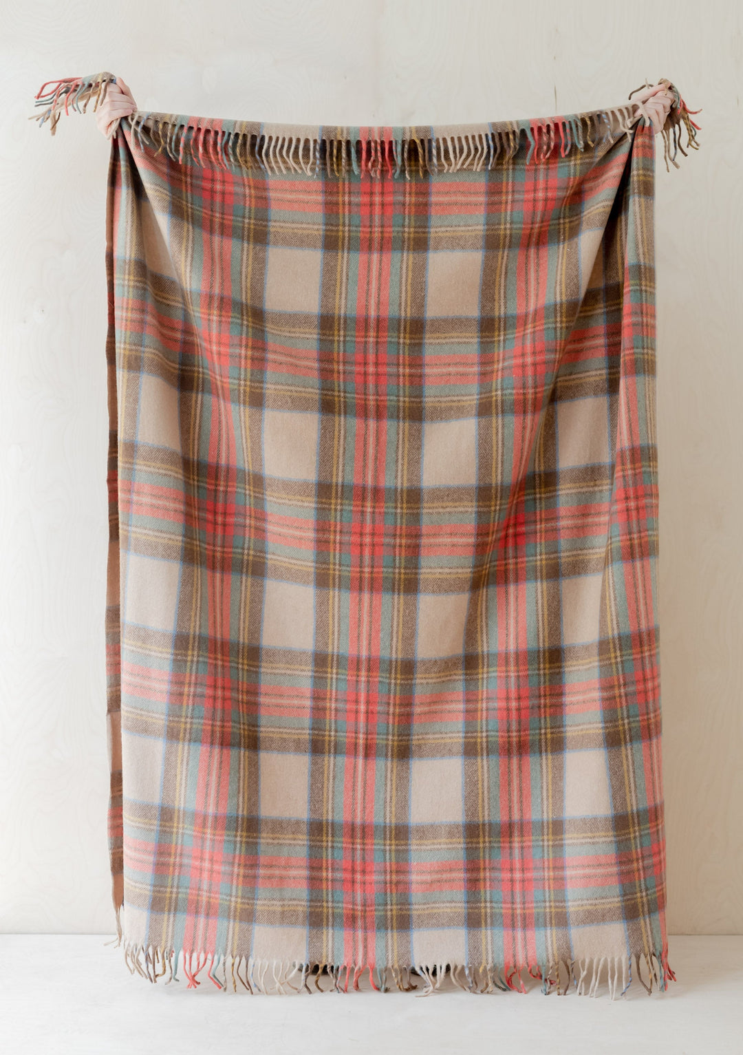 Couverture en laine recyclée en robe Stewart Tartan antique