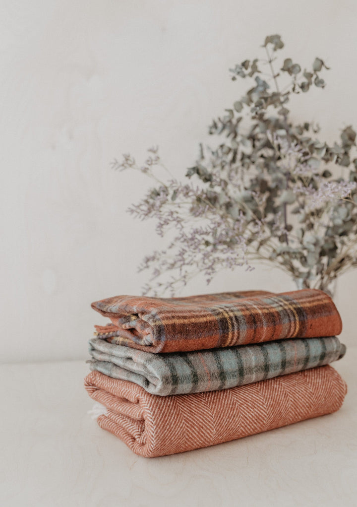 Recycled Wool Extra Large Blanket in Rust Herringbone