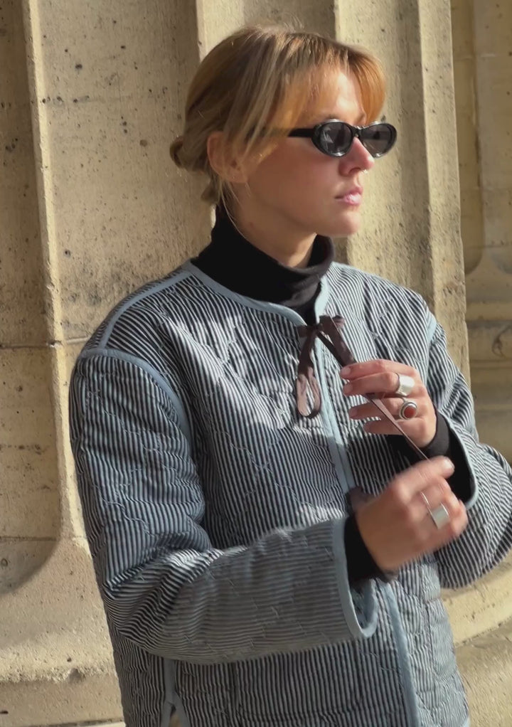 Veste matelassée en coton à rayures célestes bleues réversibles